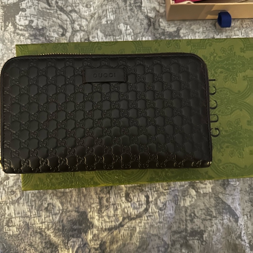 Authentic Gucci Wallet Micro Guccissima